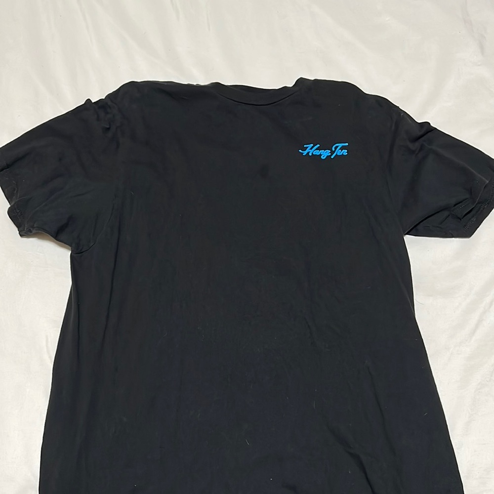 Hang ten black tee